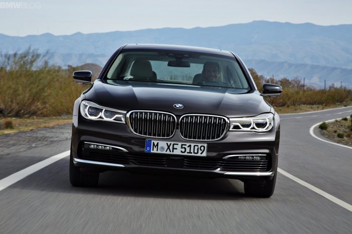 2016 bmw 7 series exterior images 1900x1200 07 700x466 - Rent a car with a driver