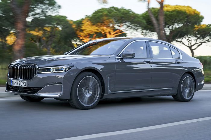 BMW 7 Series Sedan 700x466 - Rent a car without a document